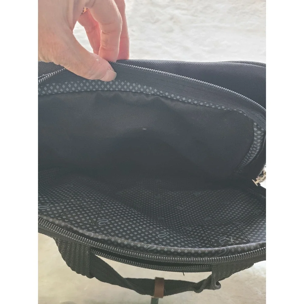 Ricardo Beverly Hills Renegades II Black Shoulder Bag Travel Carry On 4100